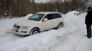 Туарег GP 4*4 в снежной колее. Работа имитаций блокировок