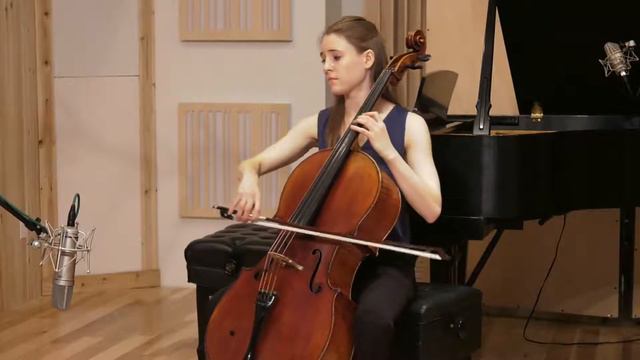 Bach Suite No. 4 Courante смотреть онлайн