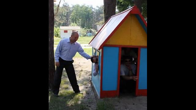 Поздравление западных братьев с 23 февраля смотреть онлайн