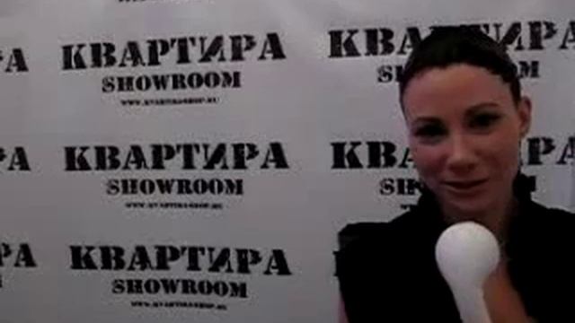 Дизайнер Настя Слободская принимает душ в KVARTIRA-SHOP. смотреть онлайн