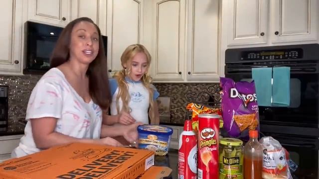 PREGNANT for 24 hours CHALLENGE! ? Baby Bump Boot Camp!! *FUNNY* смотреть онлайн