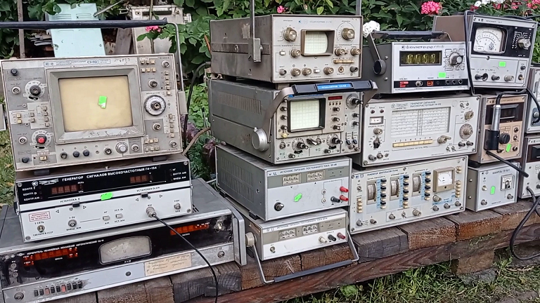 Приборы СССР - ещё поработают или на разбор? Радиодетали - драгметаллы. Золото, палладий, платина. смотреть онлайн