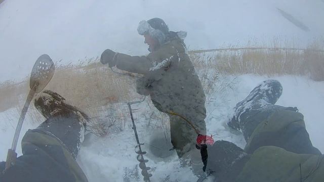 Рыбалка на окуня. Малые Чаны Ноябрь 2021 смотреть онлайн