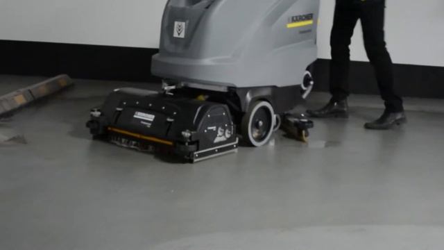 Демонстрация поломоечной машины Karcher B 60 W R65 Bp смотреть онлайн