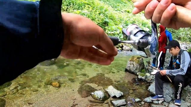 Рыбалка на малой реке Сахалина. Останец Лягушка. смотреть онлайн