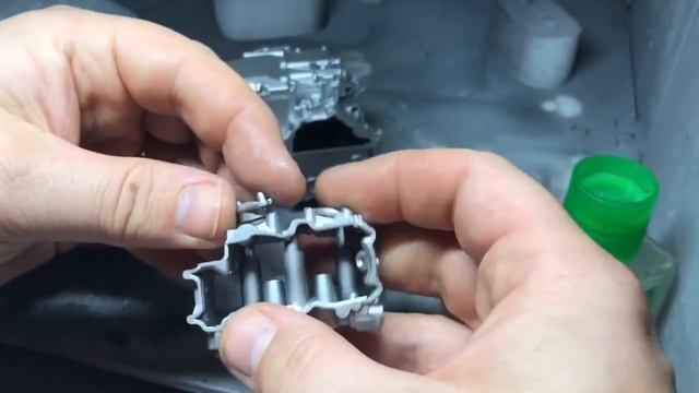 Tamiya 1/6 Honda CRF1000L Africa Twin (#16042): Part 2: The Engine смотреть онлайн