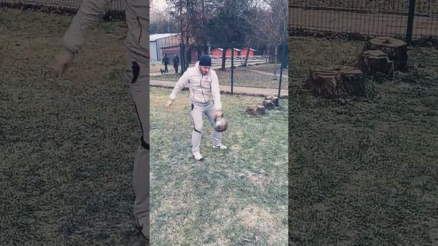 Жонглирование гирей. Уличные тренировки