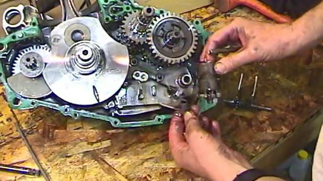 BMW F650GS Maintenance DVD 2 (faq.f650.com)