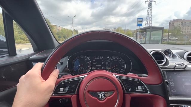 Bentley Bentayga 2016г. 77.000 км, W12 6.0i - 608лс, цена 9.000.000 рублей ? смотреть онлайн