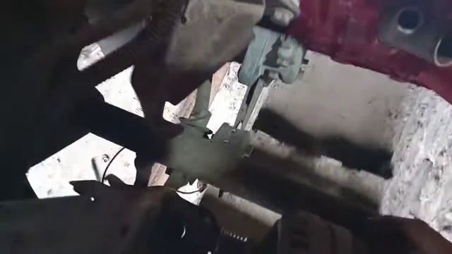Установка генератора, расширительного бачка и патрубков печки на ВАЗ 2112 смотреть онлайн