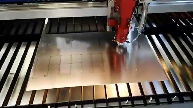 Лазерная резка металла станком APACHI 1390M 180w смотреть онлайн