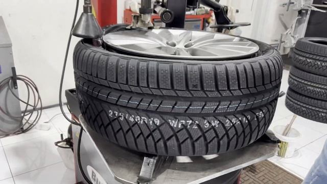 에쿠스 EQ 900 금호 윈터 타이어 장착 금호 윈터 크래프트 WP72 타이어 ? Hyundai Equus EQ900 Kumho Wintercraft WP72 tires смотреть онлайн