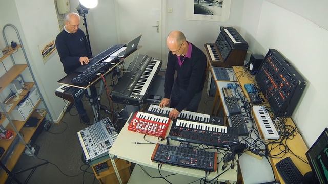 Live Retro Synth Jam (Back to the future of 1973 Berlin School of Electronic Music) смотреть онлайн