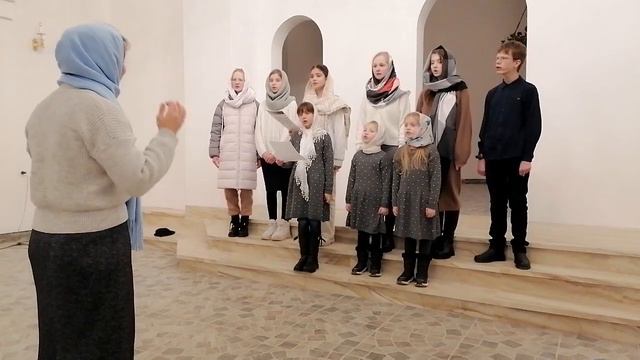 "В ночном саду". Детско-юношеский ансамбль Покровского храма г. Волковыск. смотреть онлайн