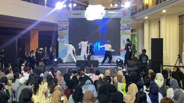 ATEEZ - 'BOUNCY' dance cover by Pirate Queens at Now Boarding Festivibes Bandung смотреть онлайн