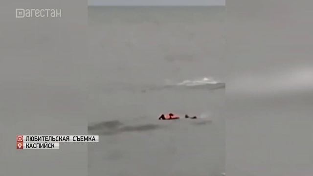 Спасатели службы МЧС спасли тонущего смотреть онлайн