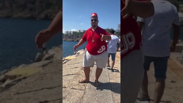 Шоу талантов из турецкого тиктока: там звездой стал Ясин Ченгиз, главный талант – ритмичная тряска смотреть онлайн