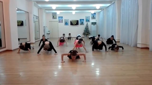 Контрольный урок по бальным танцам разминка. смотреть онлайн