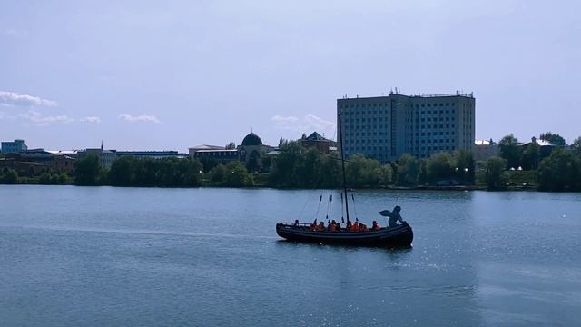 Прогулки по Казани озеро Кабан, улица Баумана, it парк, сад смотреть онлайн