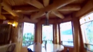 Канадский дом из бревна большого диаметра