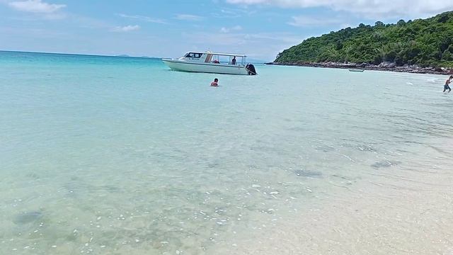 Приехали на остров, ждем мощный отлив. Таинланд смотреть онлайн