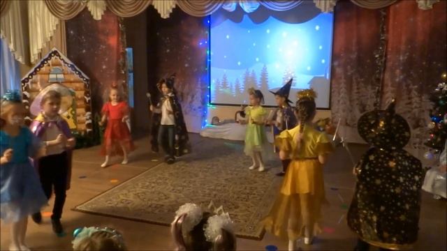 Танец Звездочетов и Звездочек / подготовительная группа смотреть онлайн