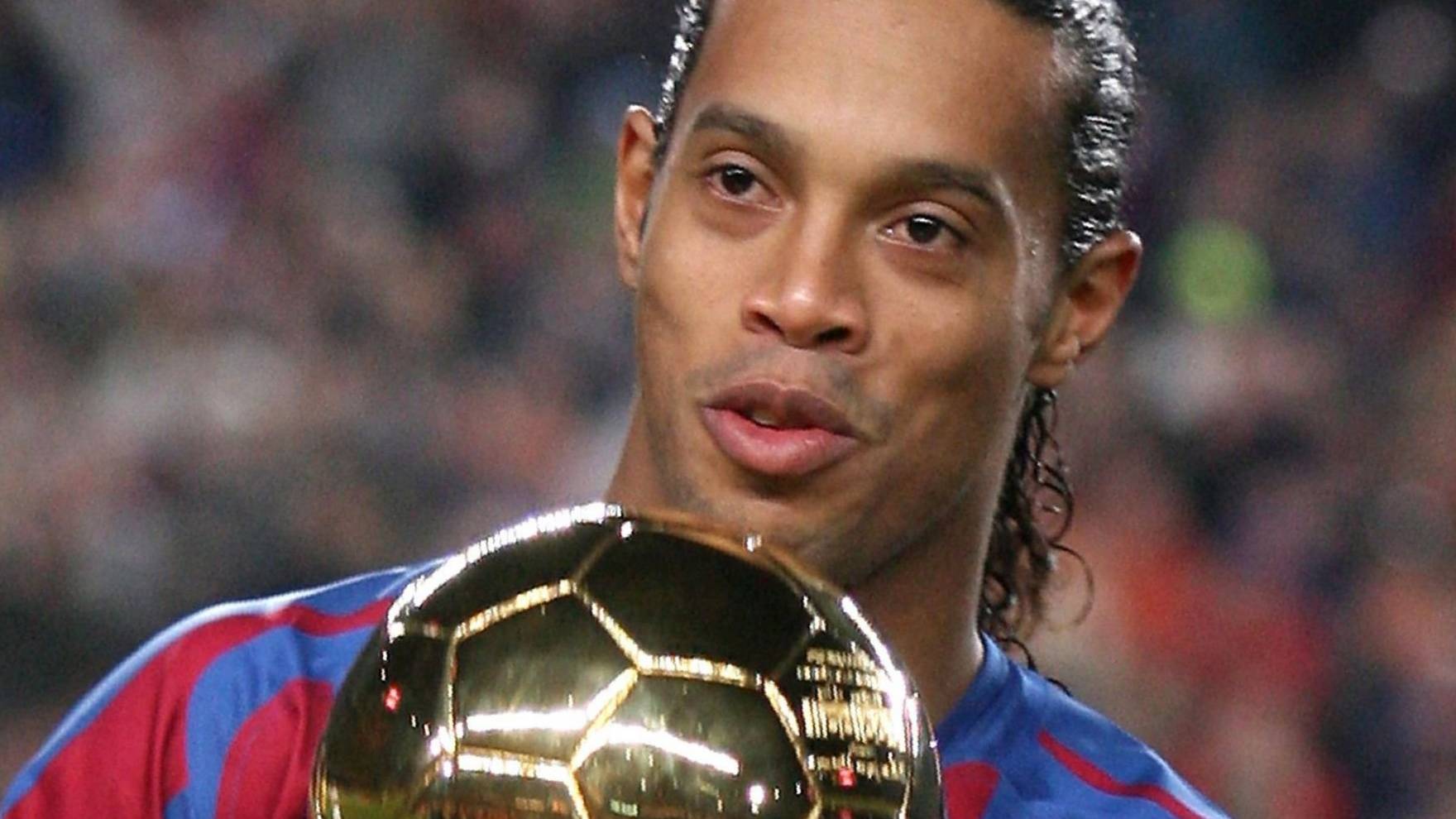 ЛЕГЕНДАРНЫЕ моменты Роналдиньо смотреть онлайн