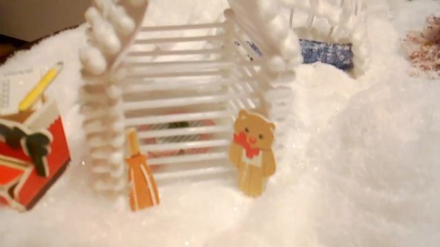 Как сделать поделку зимней композиции к Новому году и Рождеству смотреть онлайн