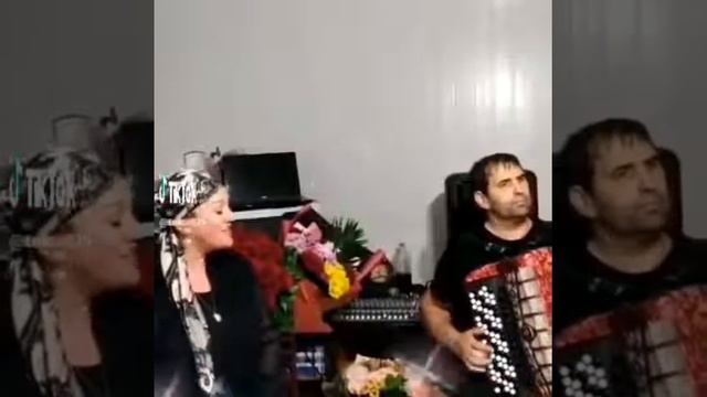 Самые лучшие даргинские песни без фанеры только тут на ТДП. Но тут звучит аварская песня.