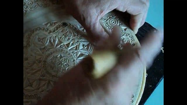 Геометрическая резьба по дереву. Декоративная тарелка 3 смотреть онлайн