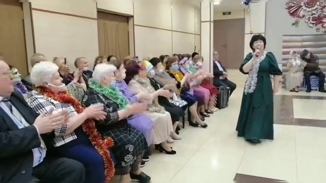 В Менделеевске прошёл бал ветеранов смотреть онлайн