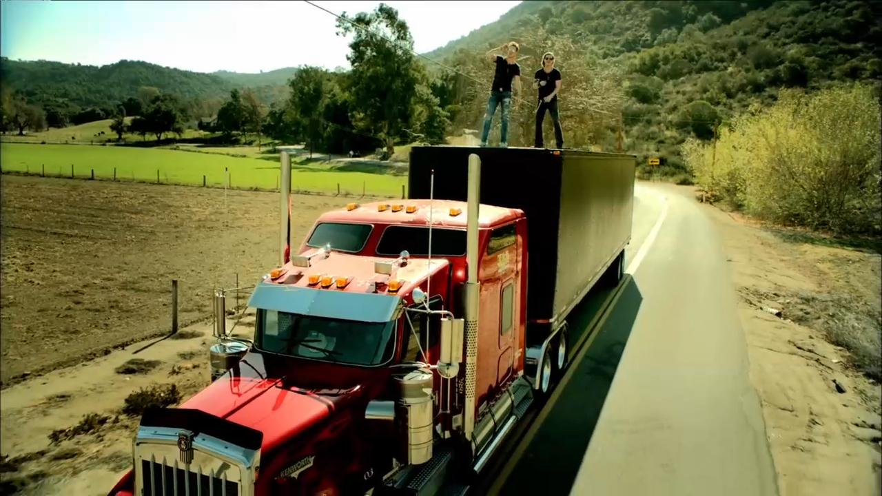 Florida Georgia Line - This Is How We Roll Ft. Luke Bryan