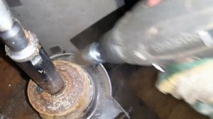 BMW 1 series e87. замена передних пружин.