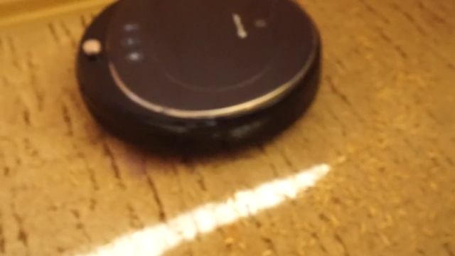 Робот пылесос Kitfort KT 532 Оцениваем мощность всасывания смотреть онлайн