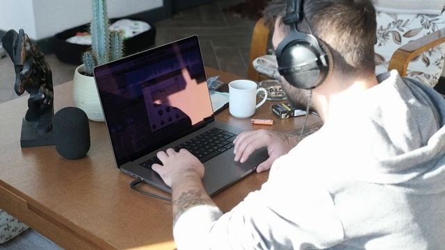 Macbook Pro mikrofonu ile kayıt alınır mı? #test Whats Up - Cover смотреть онлайн