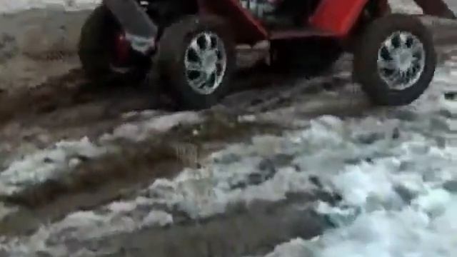 квадроцикл смотреть онлайн