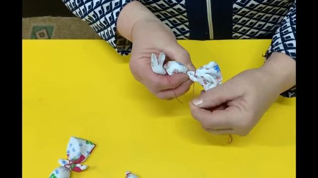 Мастерим тряпичные куклы. Зайчик на пальчик. Воспитатель Николаева Л.М. смотреть онлайн