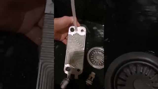 Пропало давление горячей воды, котёл Buderus