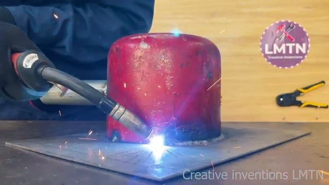 Ideas Used Cooking Oil Stove homemade to replace gas | DIY Waste Oil Burner Stove #1 смотреть онлайн