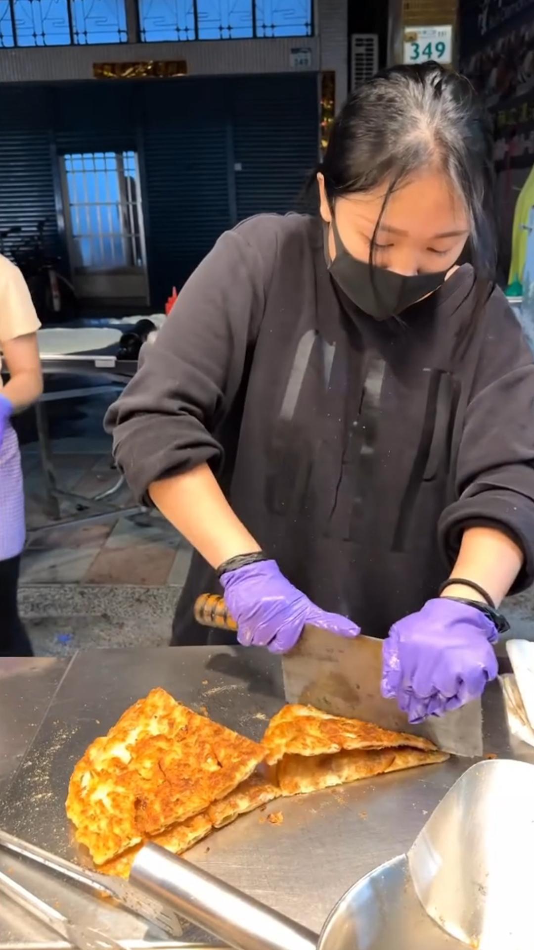 Лепёшка в масле #shorts #лепёшка #выпечка смотреть онлайн