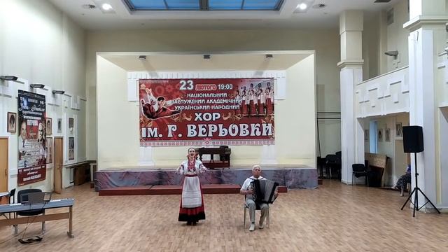 Єлизавета Шефер 1 курс "Ой піду я полем", " На камені ноги мию" - українські народні пісні смотреть онлайн