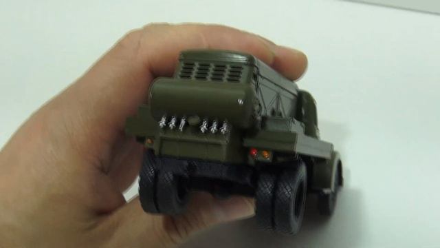 Легендарные грузовики СССР №57 УРАЛЗИС-355М масштаб 1:43 MODIMIO