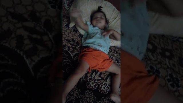 Качается во сне