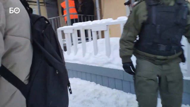Жесткие задержания митингующих в центре Казани смотреть онлайн