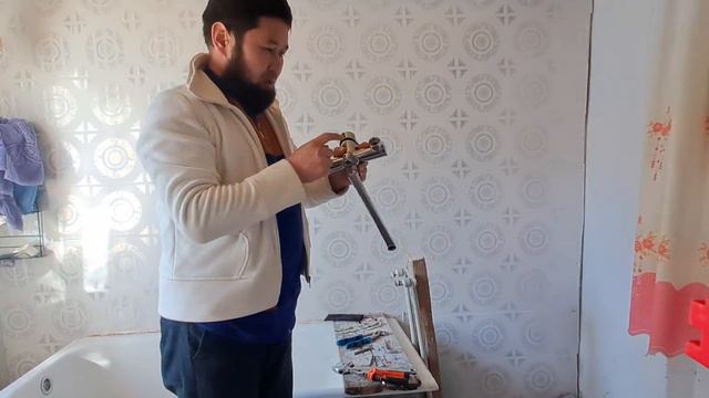 установка смесителия в ванной, Смесител орнату смотреть онлайн