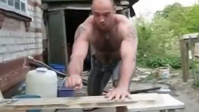 Забил рукой гвозди смотреть онлайн
