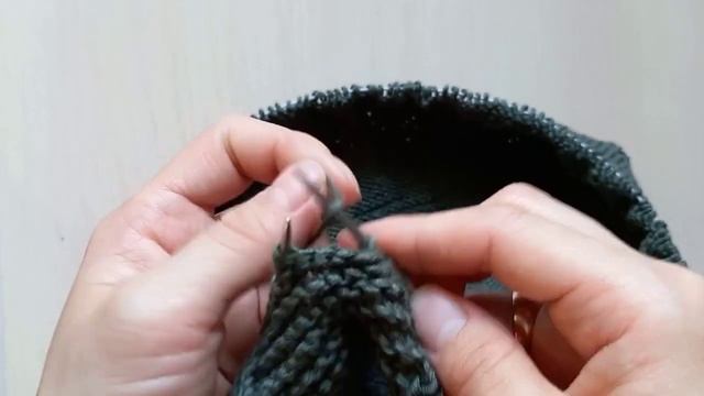 КАК СДЕЛАТЬ ПЕТЛЮ (ОТВЕРСТИЕ) ДЛЯ ПУГОВИЦ СПИЦАМИ?/Горизонтальная петля на планке смотреть онлайн