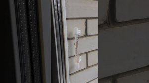 Чем и как закрепить наружный термометр