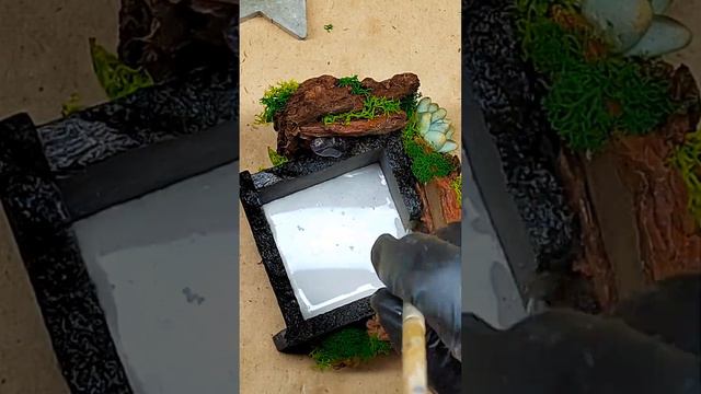 Свеча-суккулент в подсвечнике из гипсоцемента и декором из коры и мха. #гипс #гипсмк #гипсоцемент смотреть онлайн