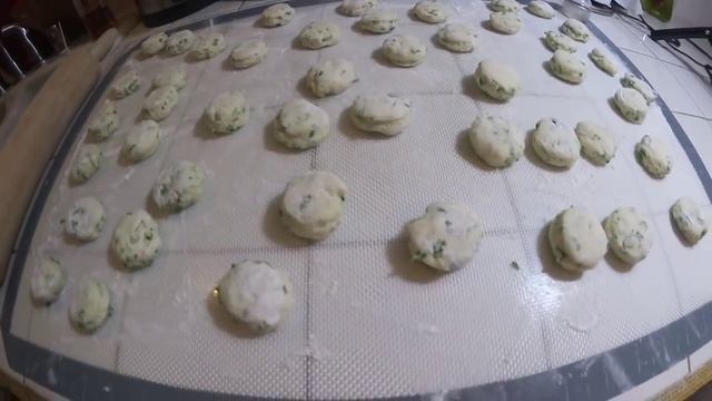 ?США. ОБАЛДЕННО ВКУСНЫЕ ЛЕПЁШКИ БЕЗ ЯИЦ С ЗЕЛЕНЬЮ К БОРЩУ смотреть онлайн